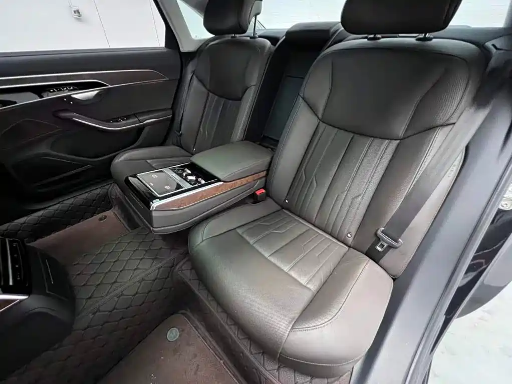 Audi A8 — фото 14