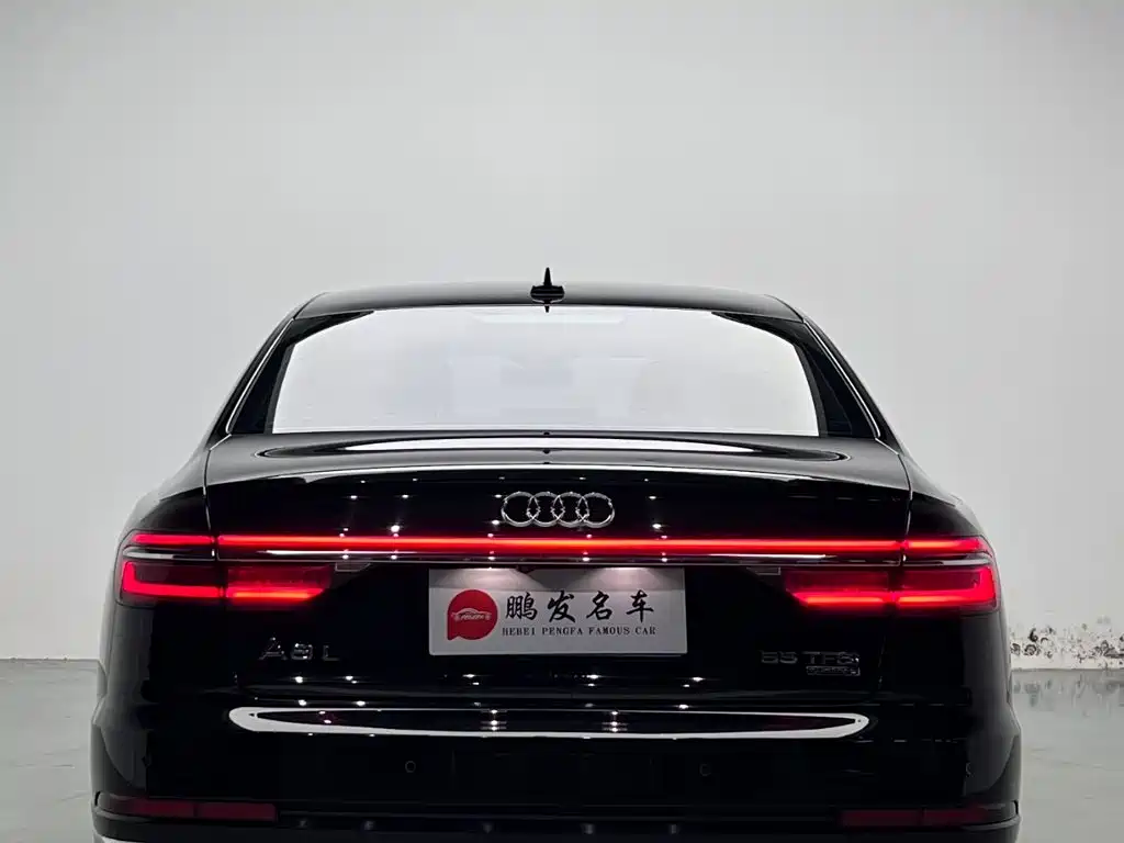 Audi A8 — фото 20