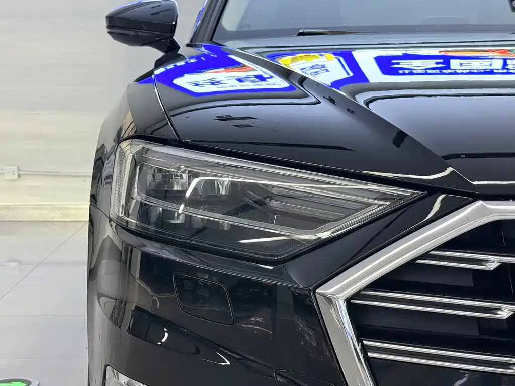 Audi A8 — фото 4