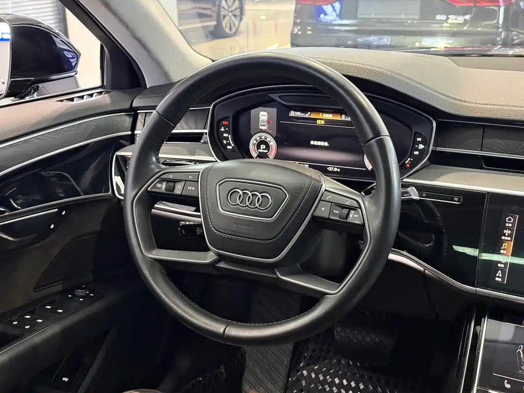 Audi A8 — фото 5