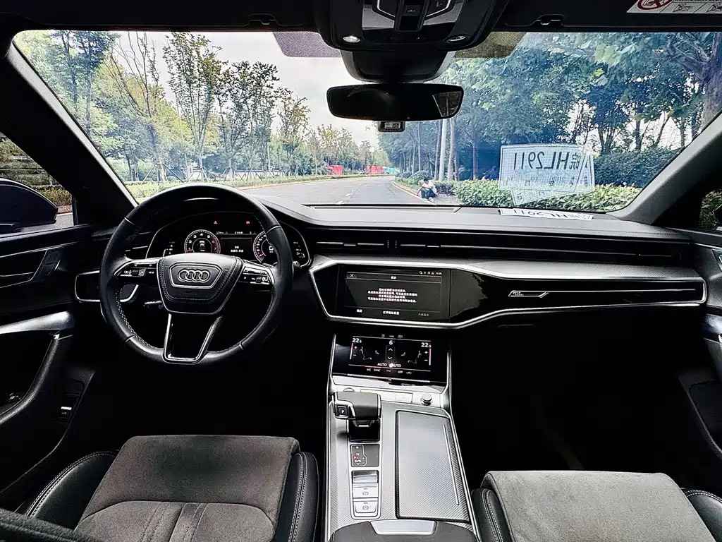 Audi A6L — фото 10