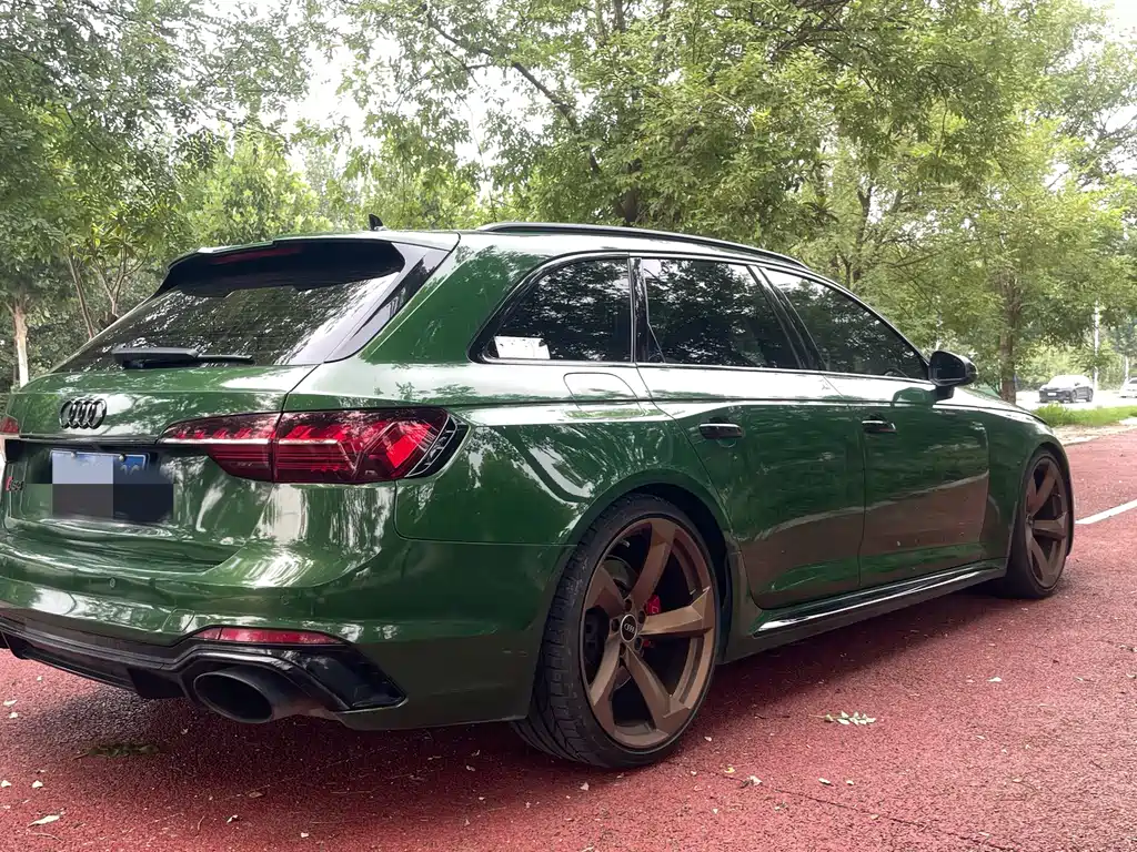 Audi RS 4 — фото 4