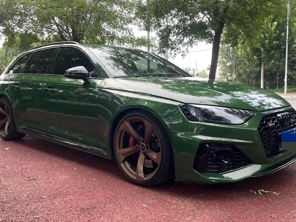 Audi RS 4 — фото 5