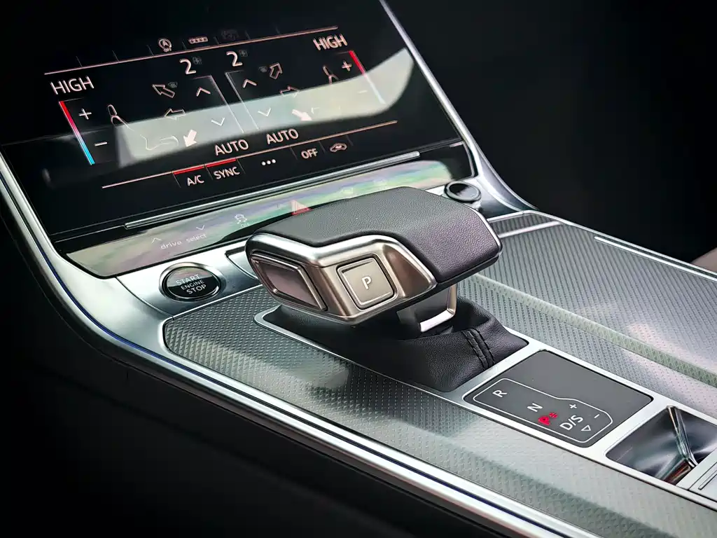 Audi A6L — фото 13