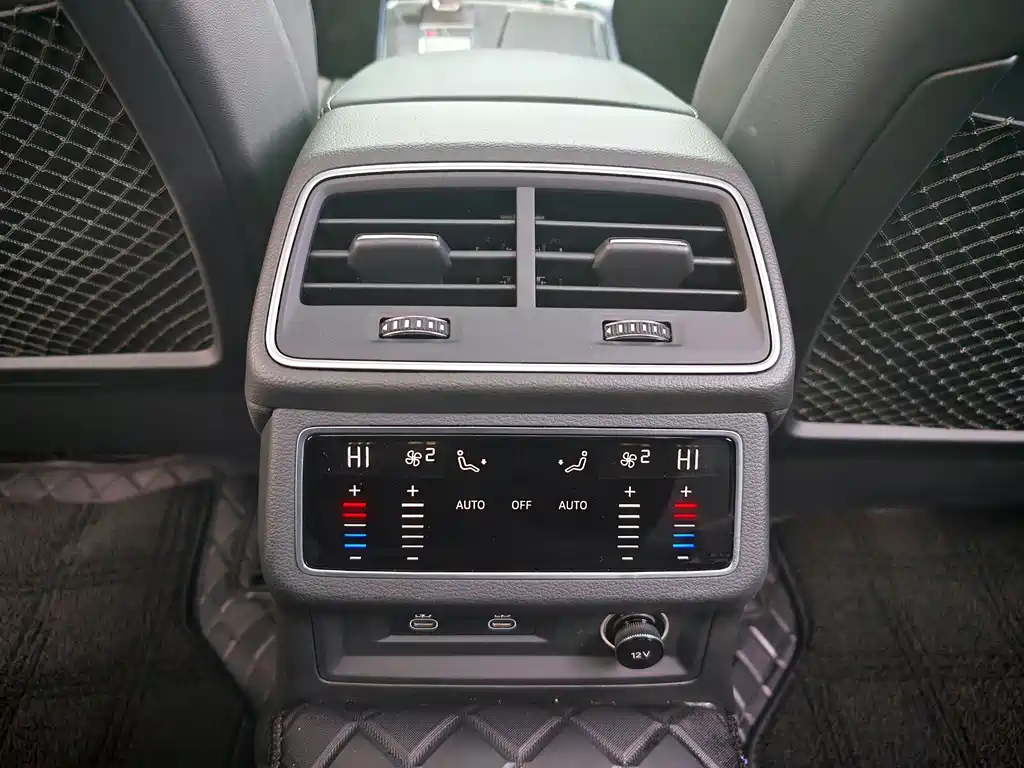 Audi A6L — фото 18