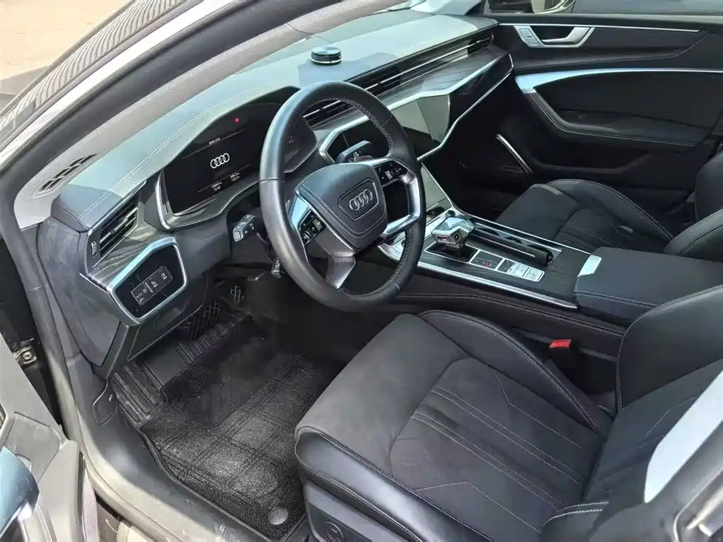 Audi A7L — фото 2