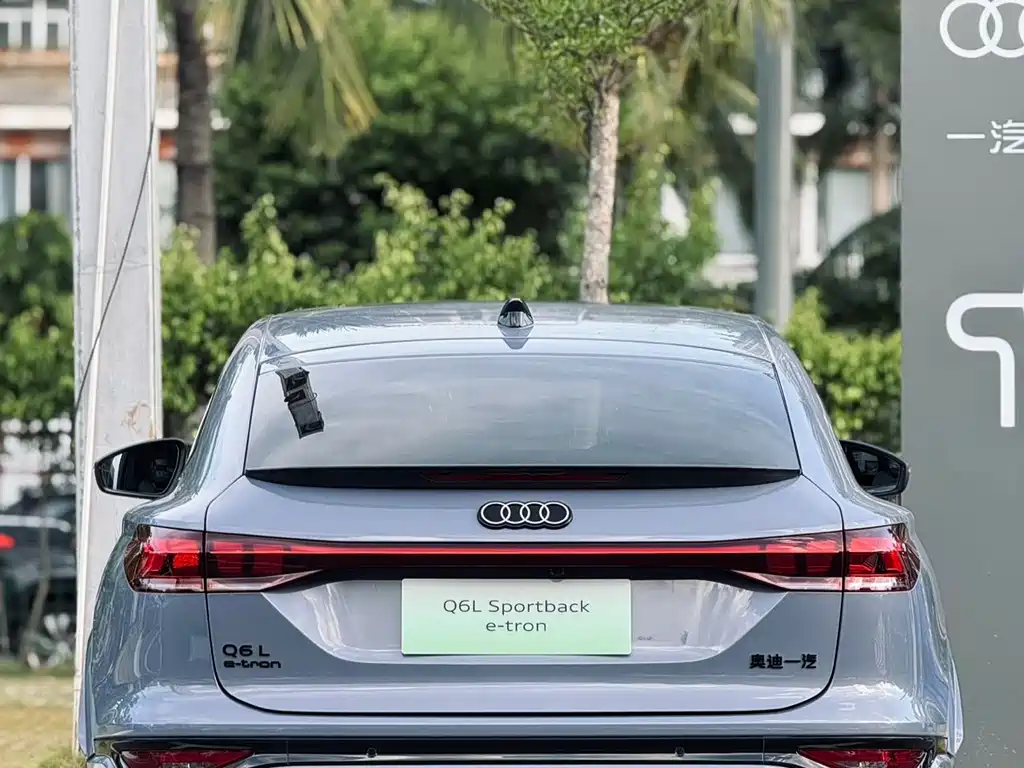 Audi Q6L Sportback e-tron — фото 13