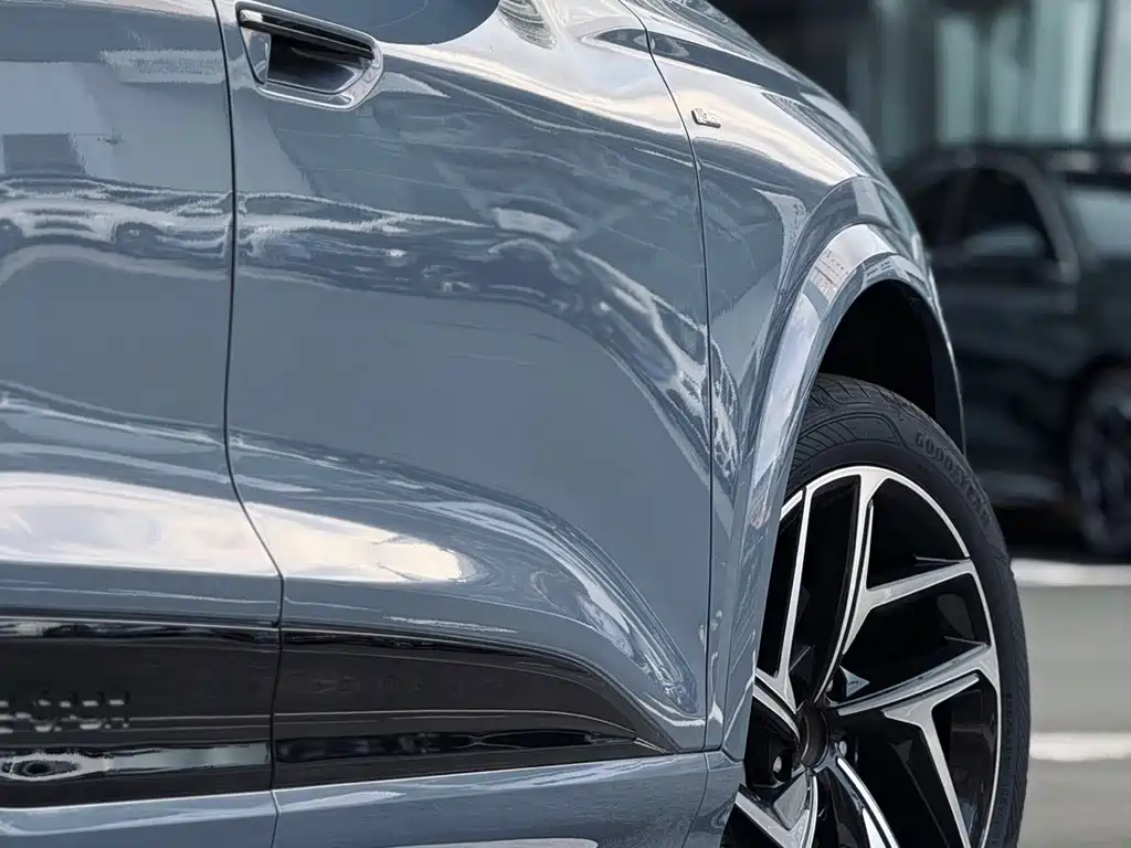 Audi Q6L Sportback e-tron — фото 3