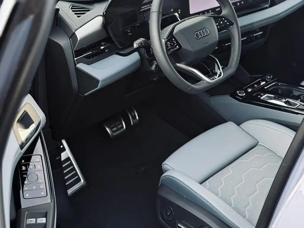 Audi Q6L Sportback e-tron — фото 7
