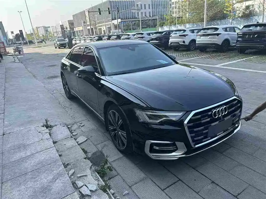 Audi A6L — фото 2