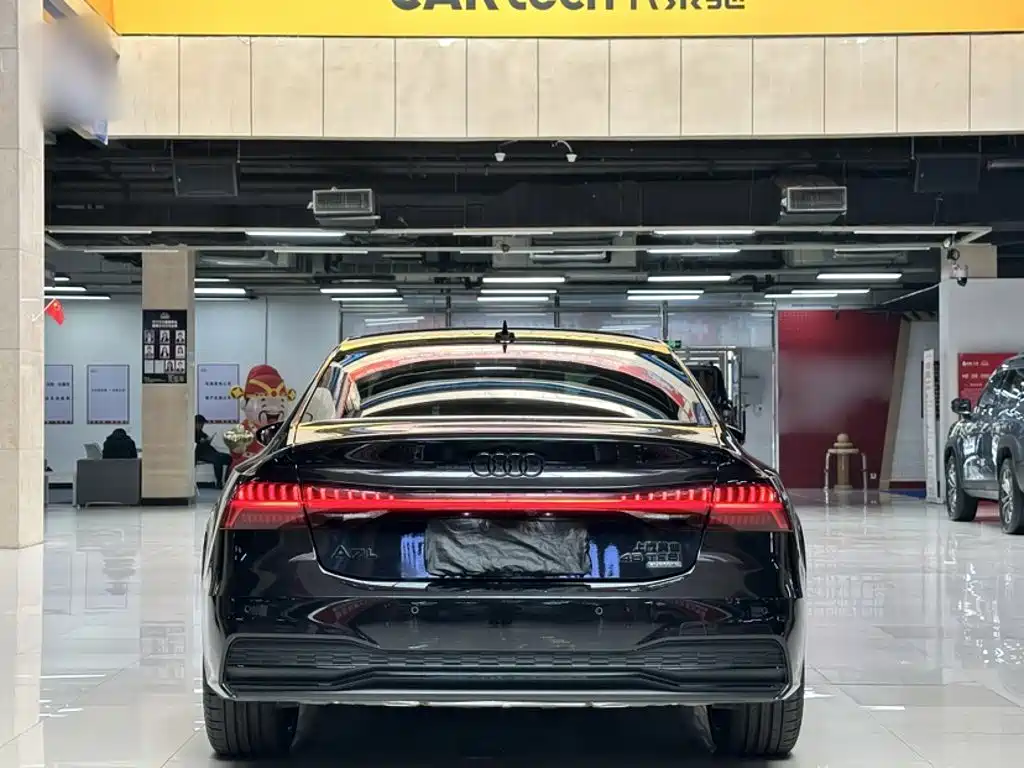 Audi A7L — фото 8
