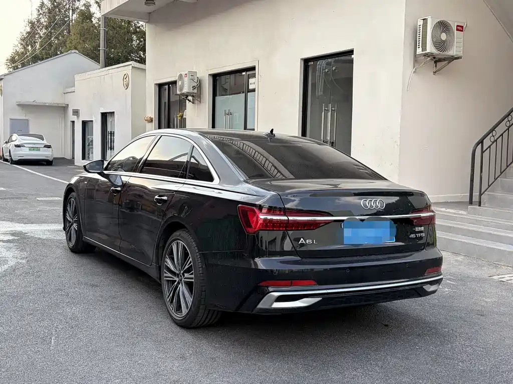 Audi A6L — фото 7