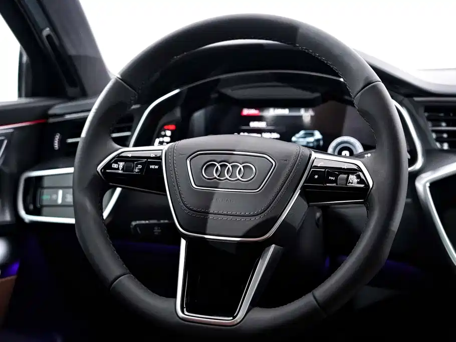 Audi A6L — фото 15