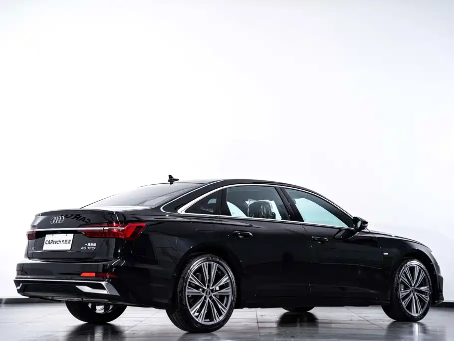 Audi A6L — фото 6