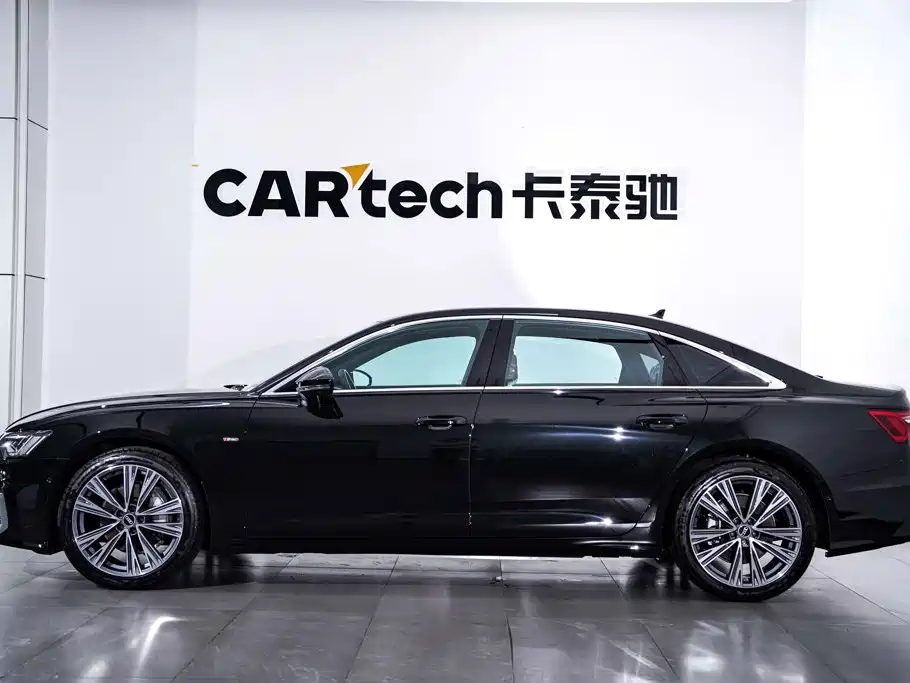 Audi A6L — фото 8