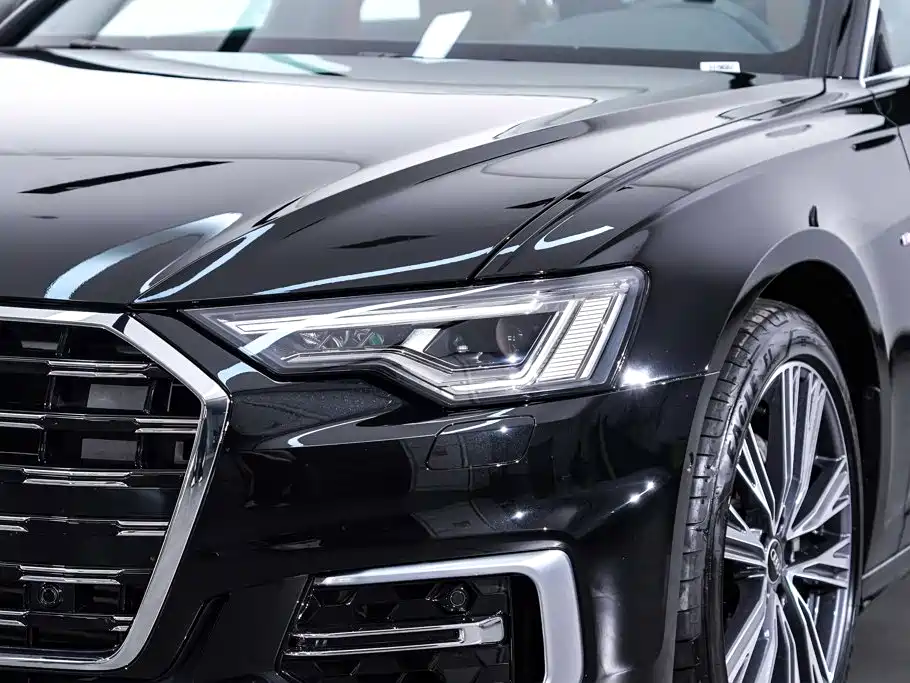 Audi A6L — фото 10