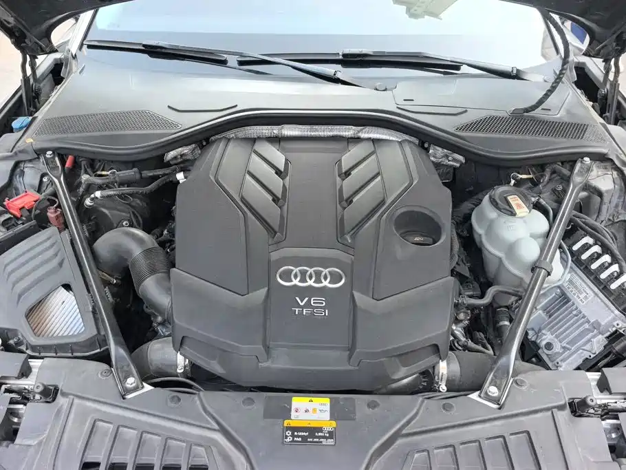 Audi A8 — фото 10