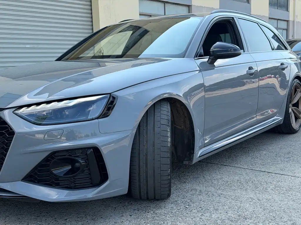 Audi RS 4 — фото 4