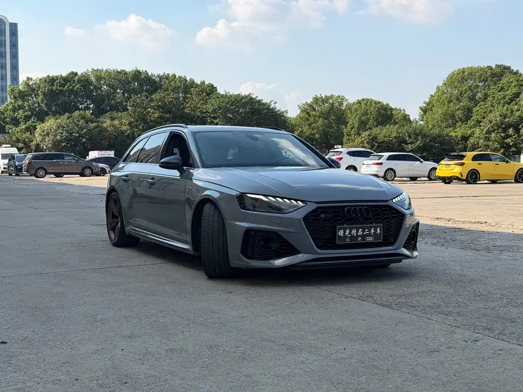 Audi RS 4 — фото 5