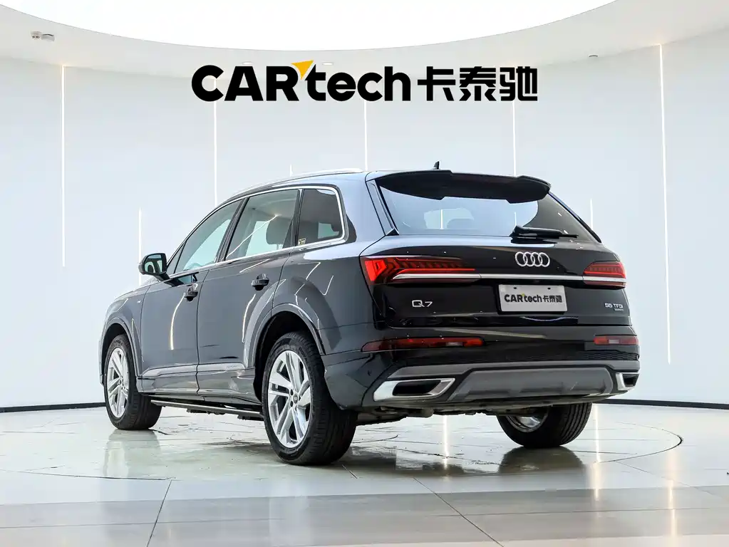 Audi Q7 — фото 5
