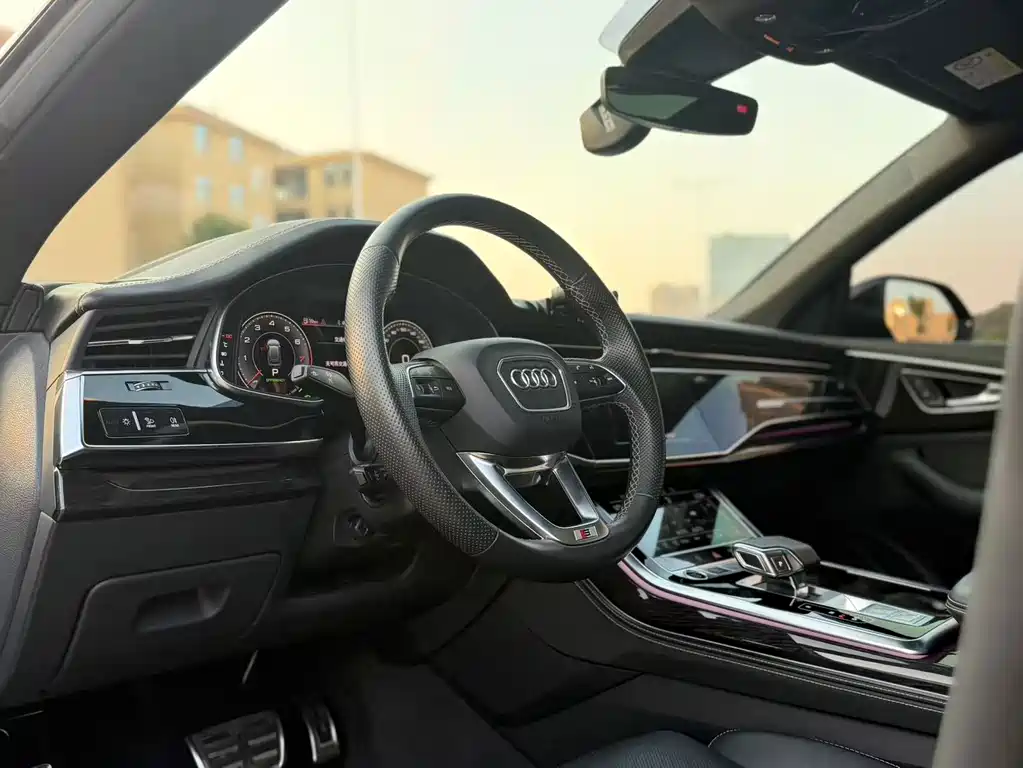 Audi Q8 — фото 4
