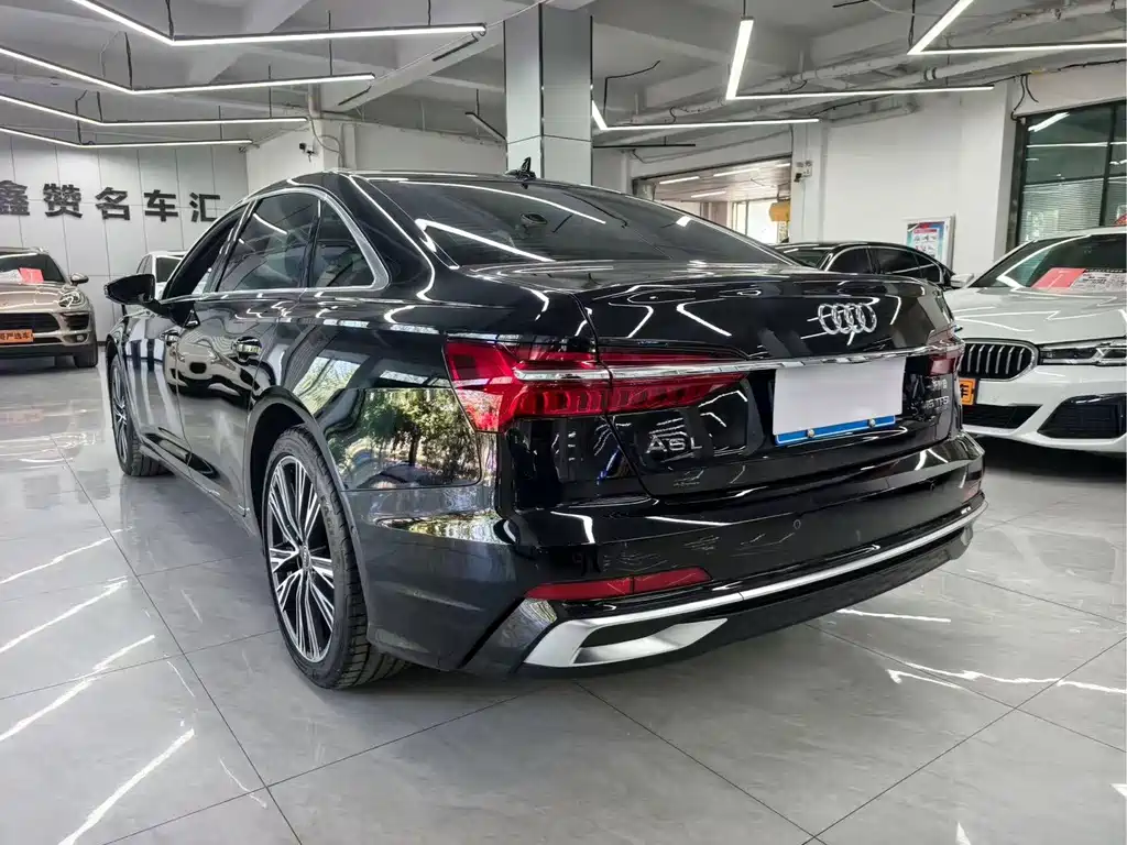 Audi A6L — фото 8