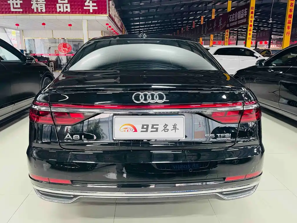 Audi A8 — фото 5