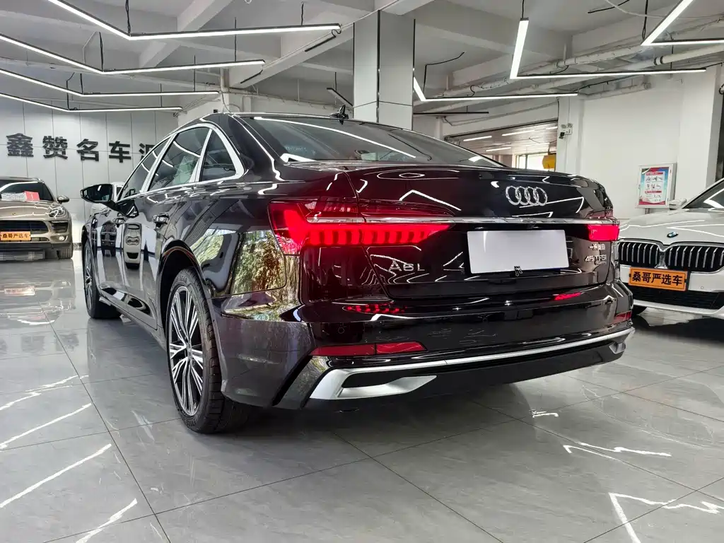Audi A6L — фото 9