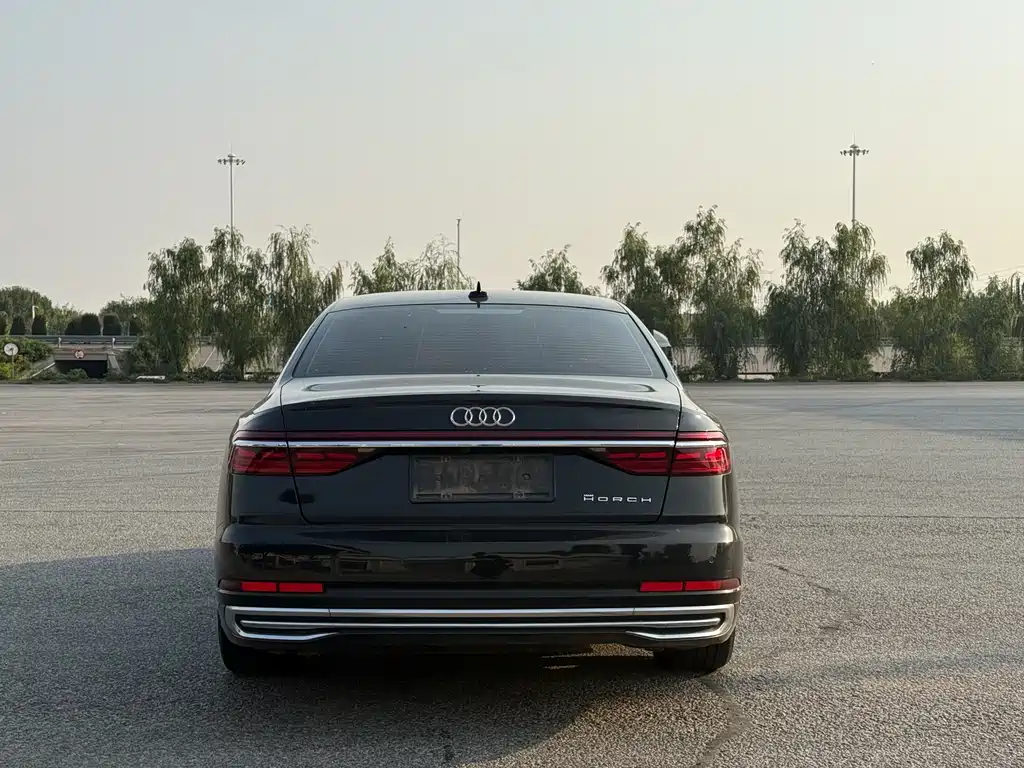 Audi A8 — фото 11