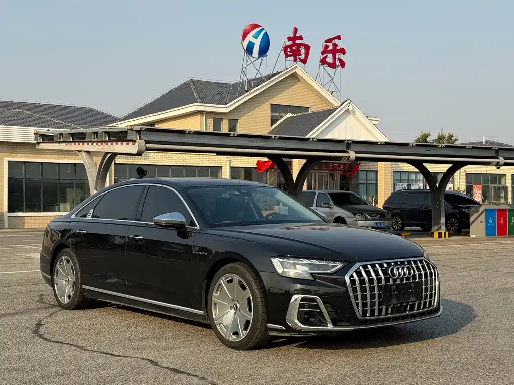 Audi A8 — фото 3