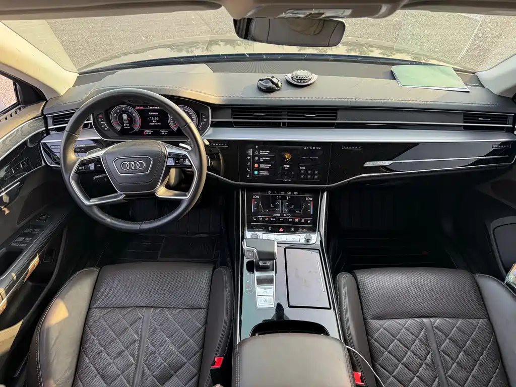 Audi A8 — фото 5