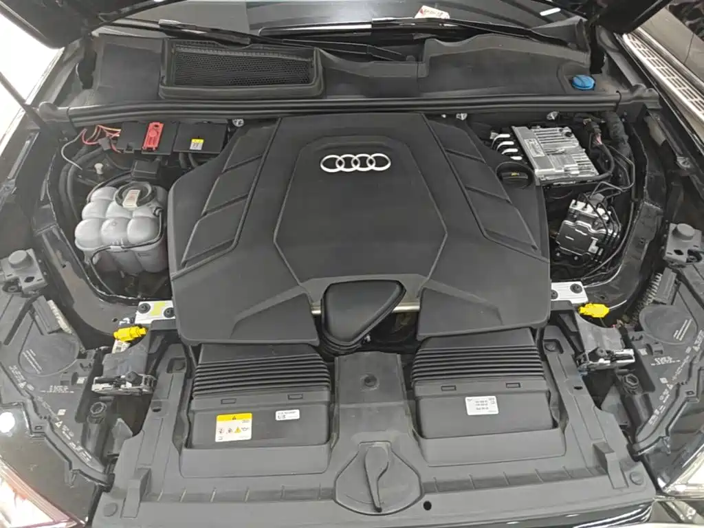 Audi Q7 — фото 20