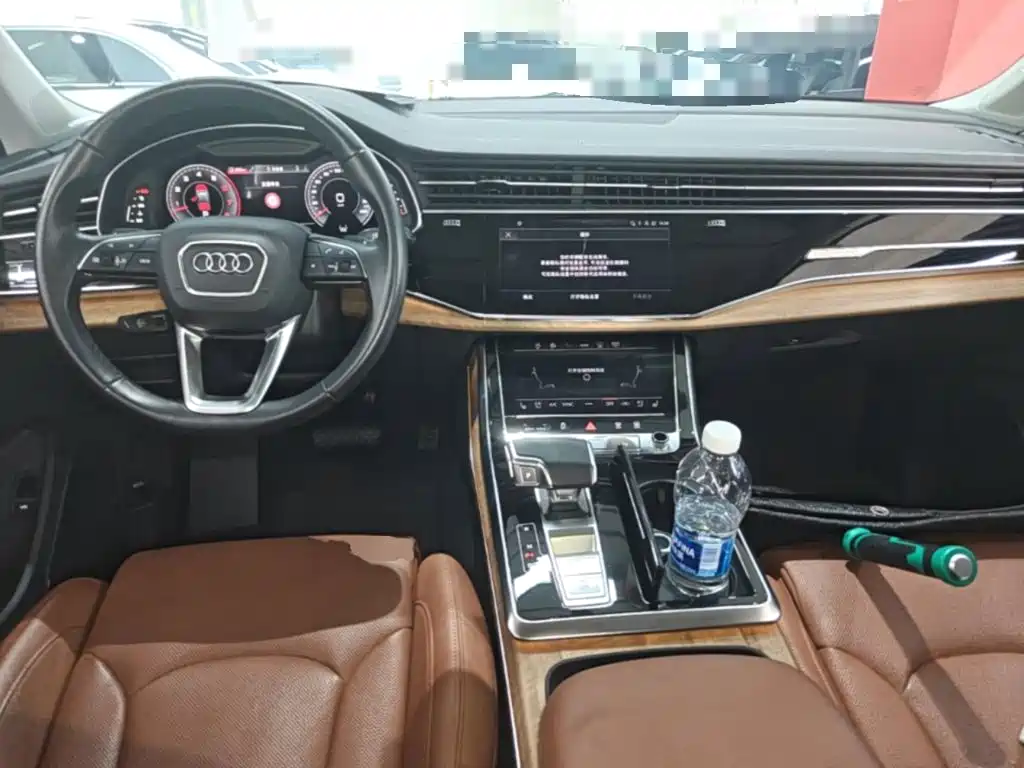 Audi Q7 — фото 10
