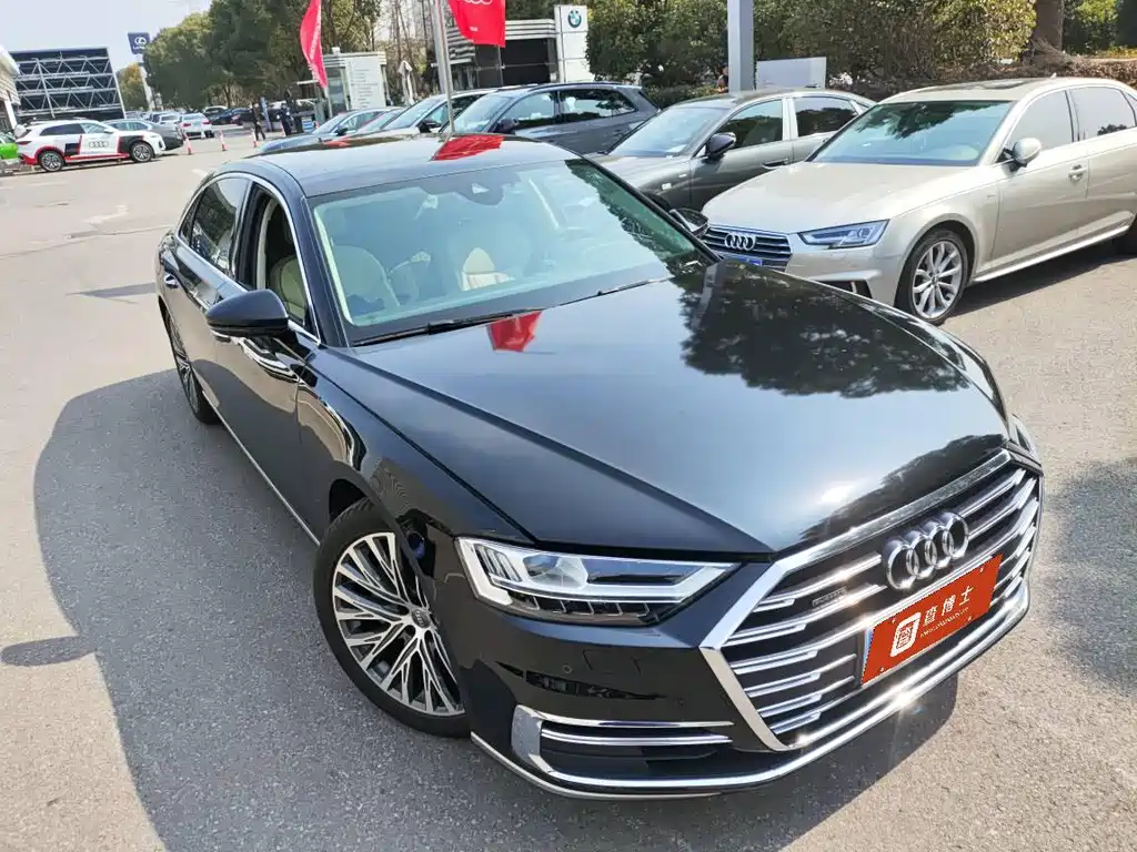 Audi A8 — фото 2