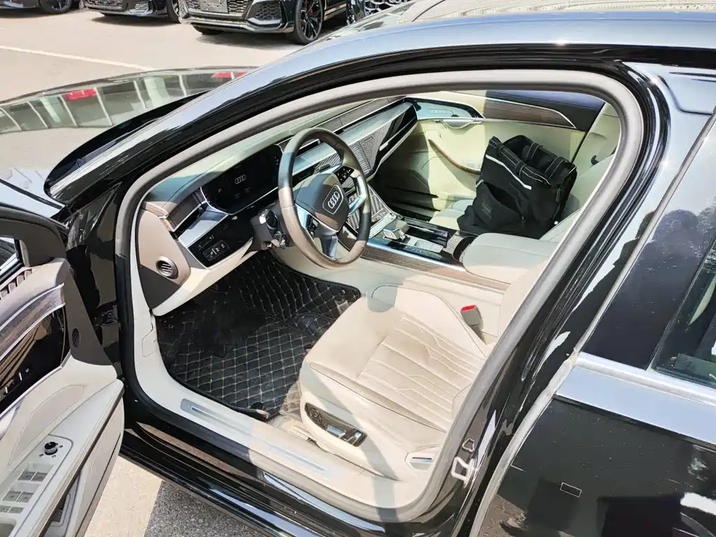 Audi A8 — фото 3