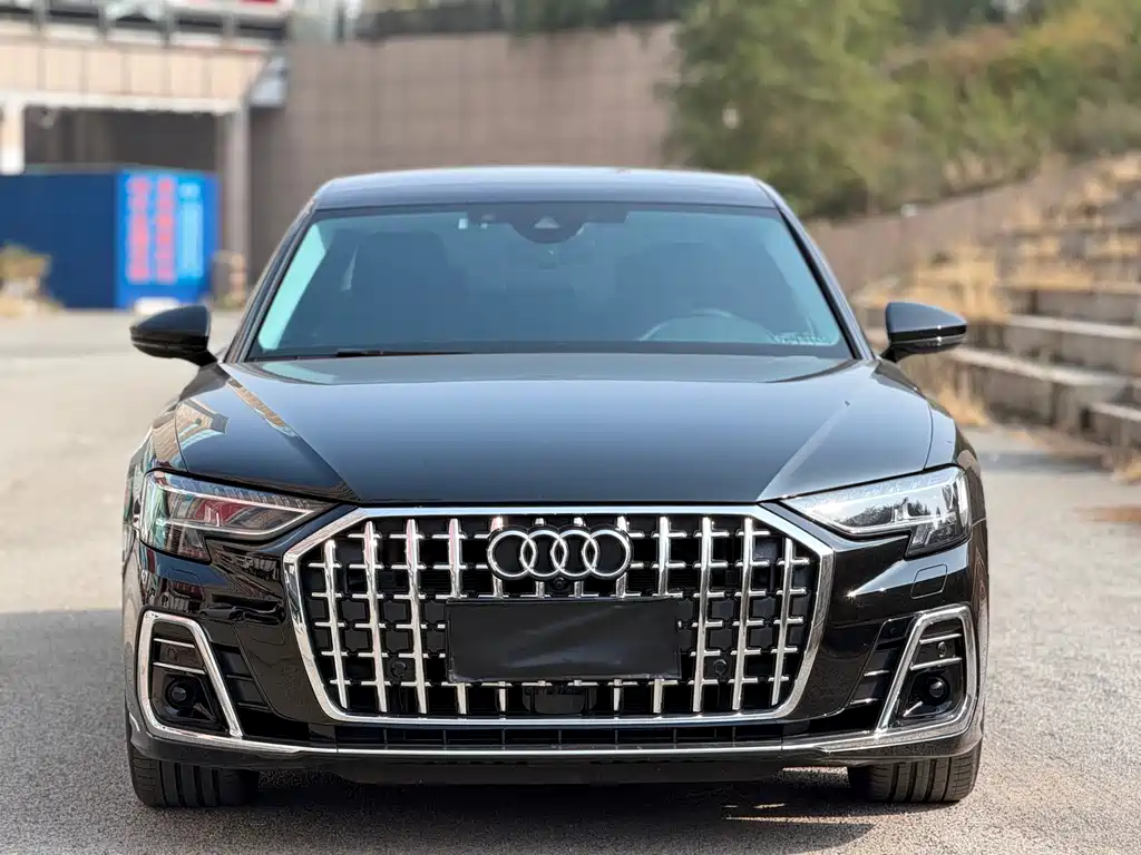 Audi A8 — фото 2