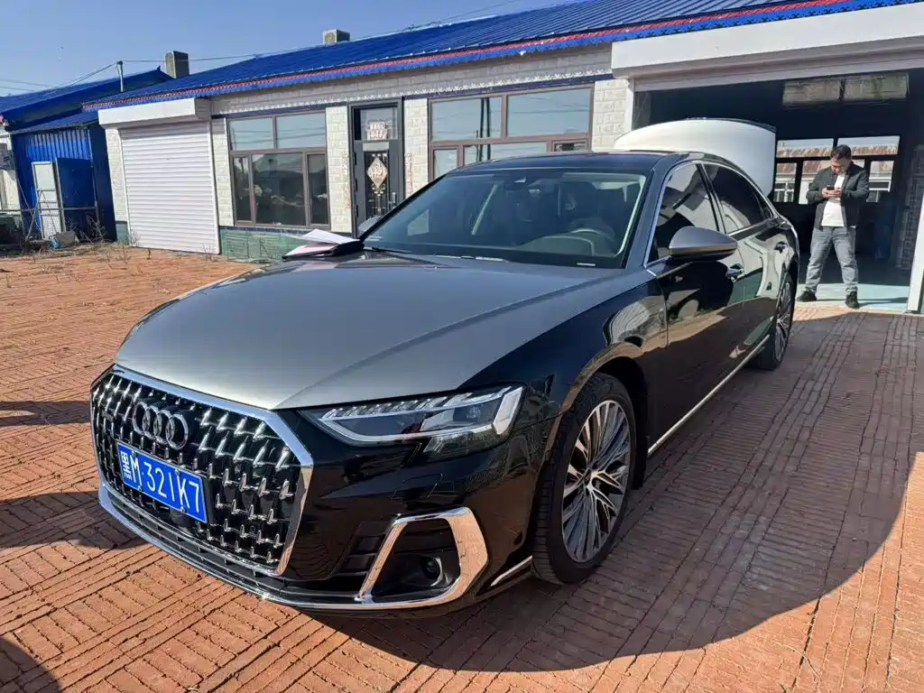 Audi A8 — фото 9