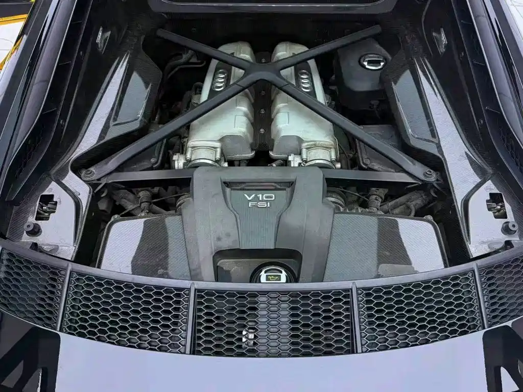 Audi R8 — фото 6