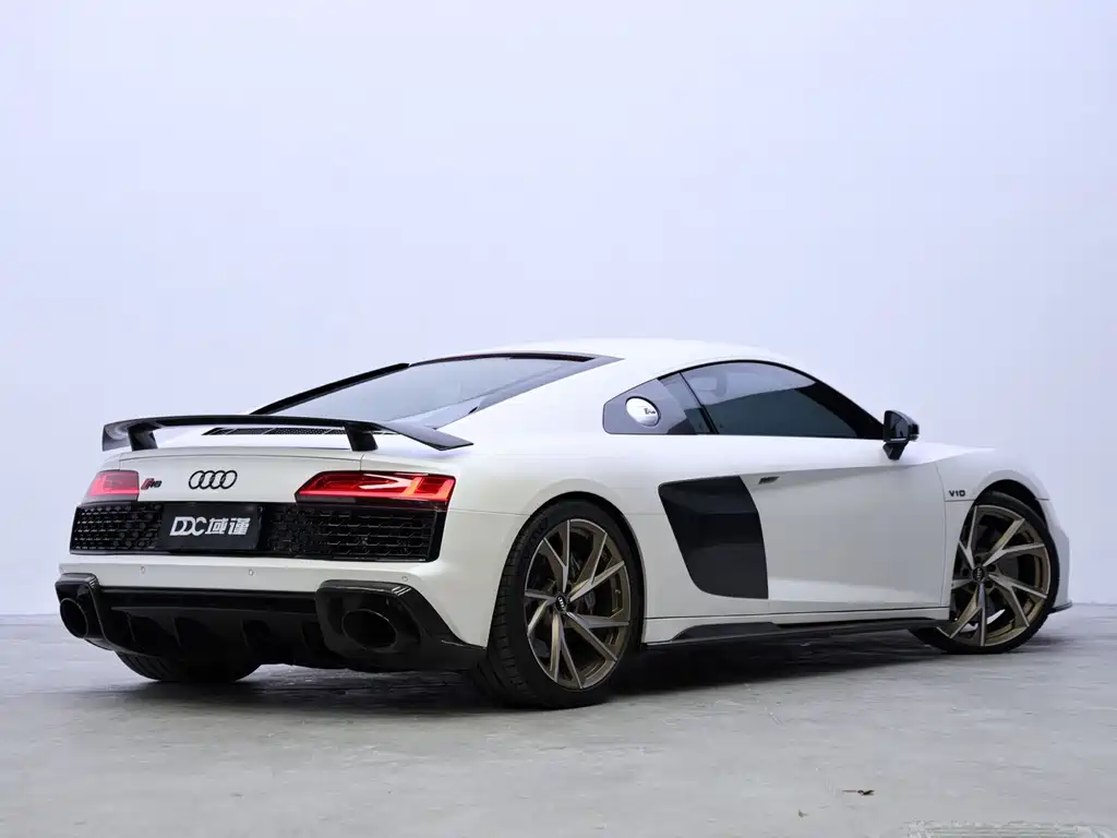 Audi R8 — фото 7