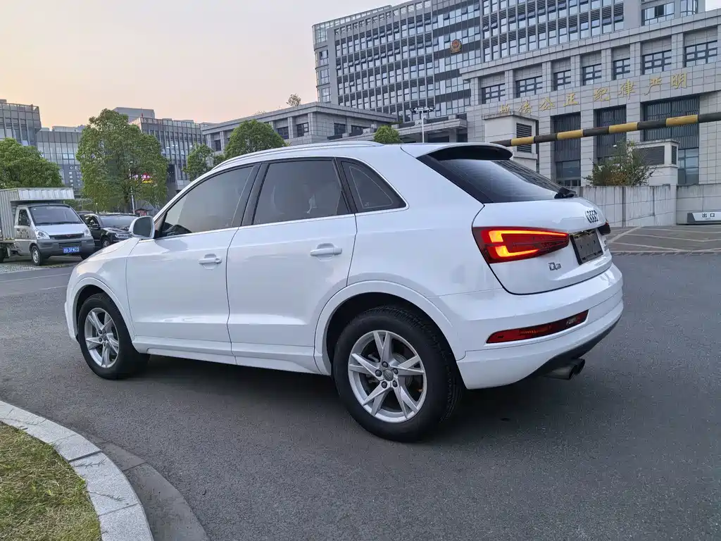 Audi Q3 — фото 7