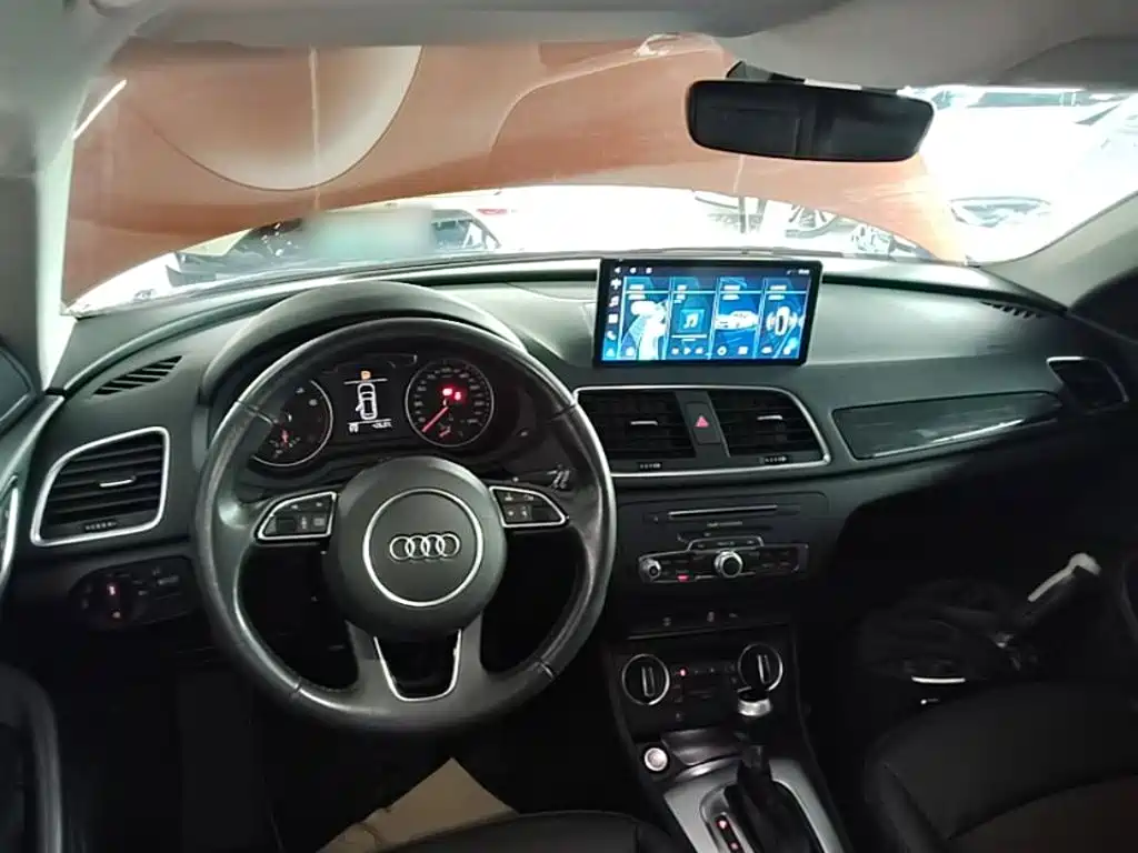 Audi Q3 — фото 10