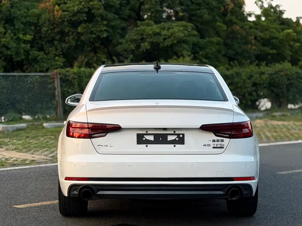 Audi A4L — фото 5