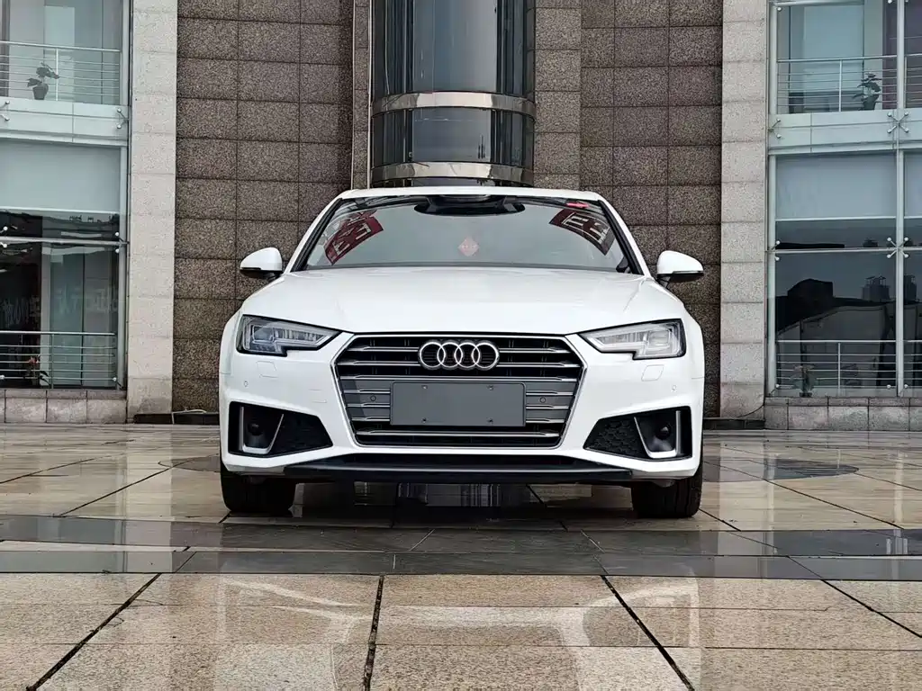 Audi A4L — фото 2