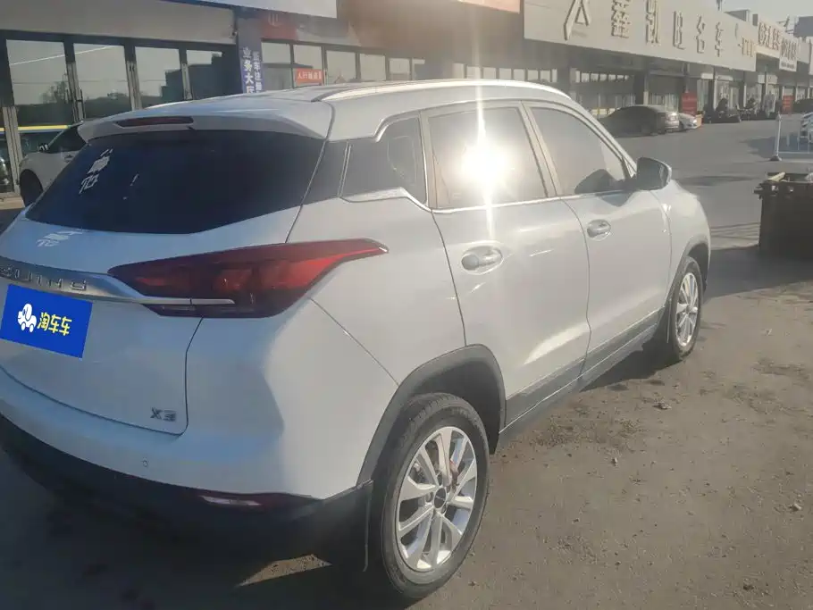 BAIC X3 — фото 3
