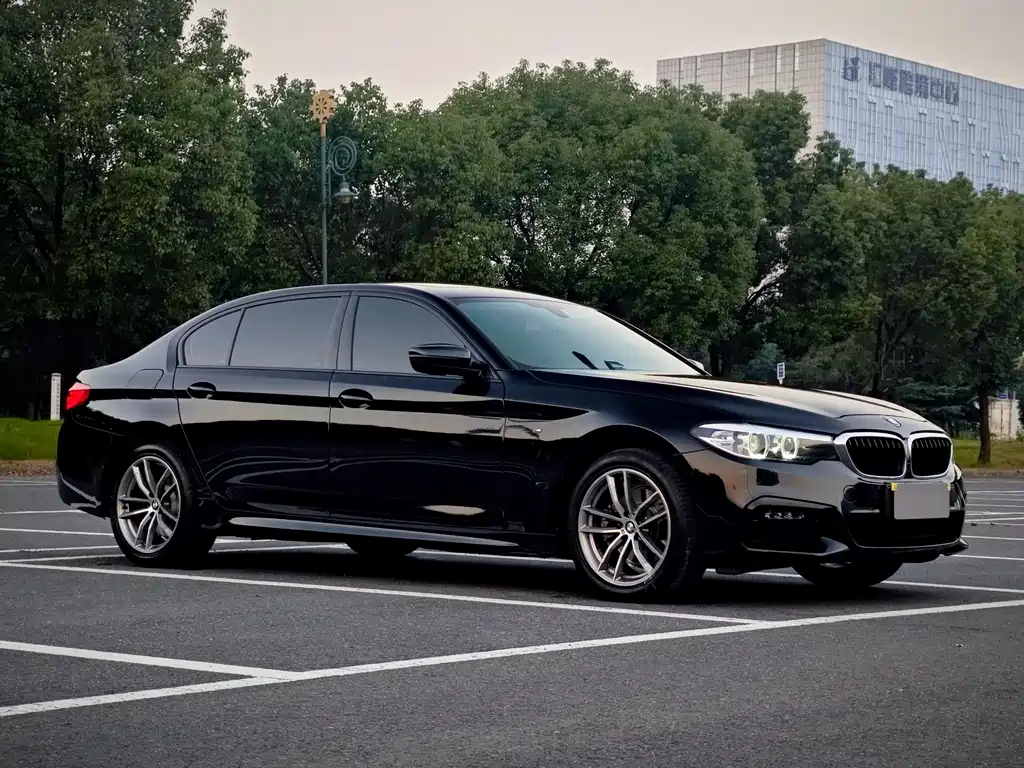 BMW 5 Series — фото 3