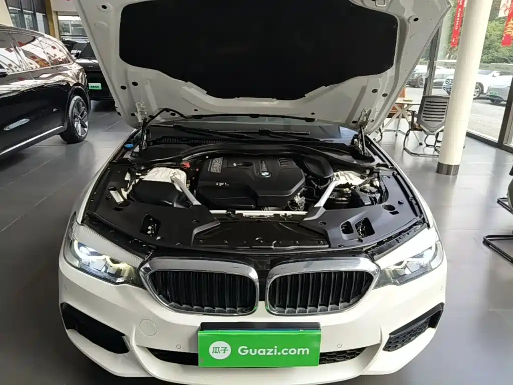 BMW 5 Series — фото 20