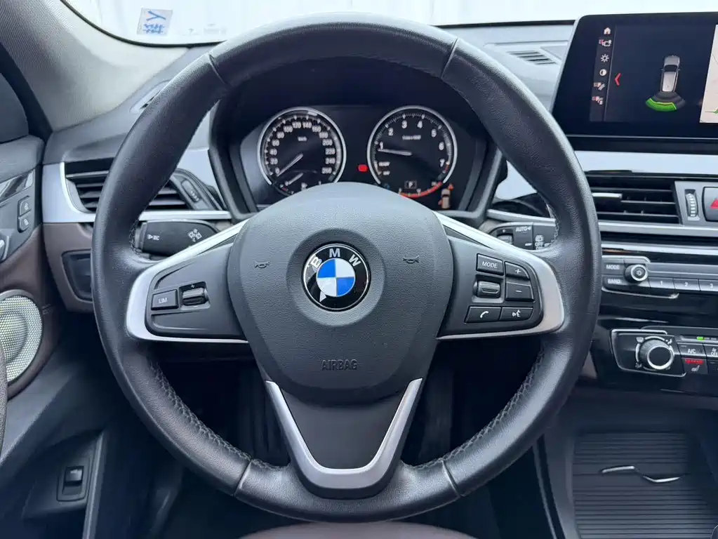 BMW X1 — фото 18