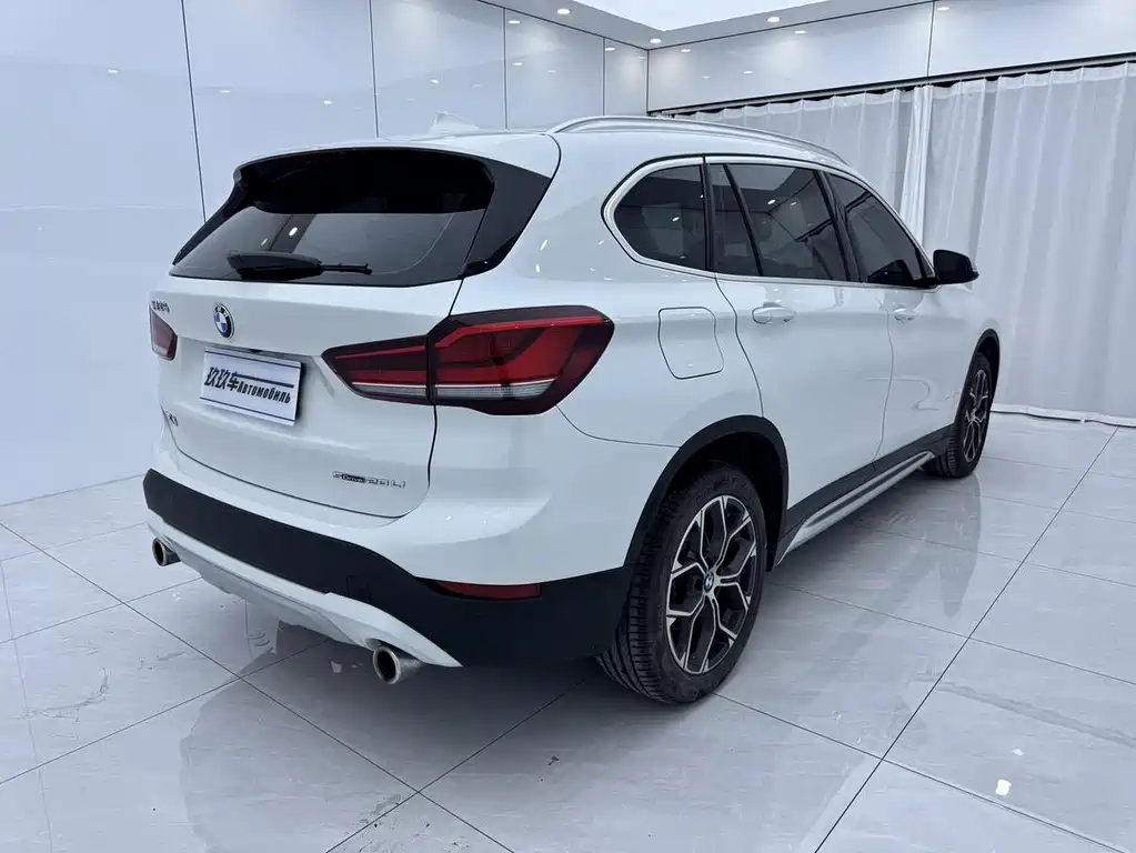 BMW X1 — фото 6