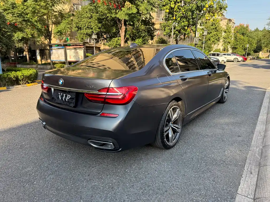BMW 7 Series — фото 5