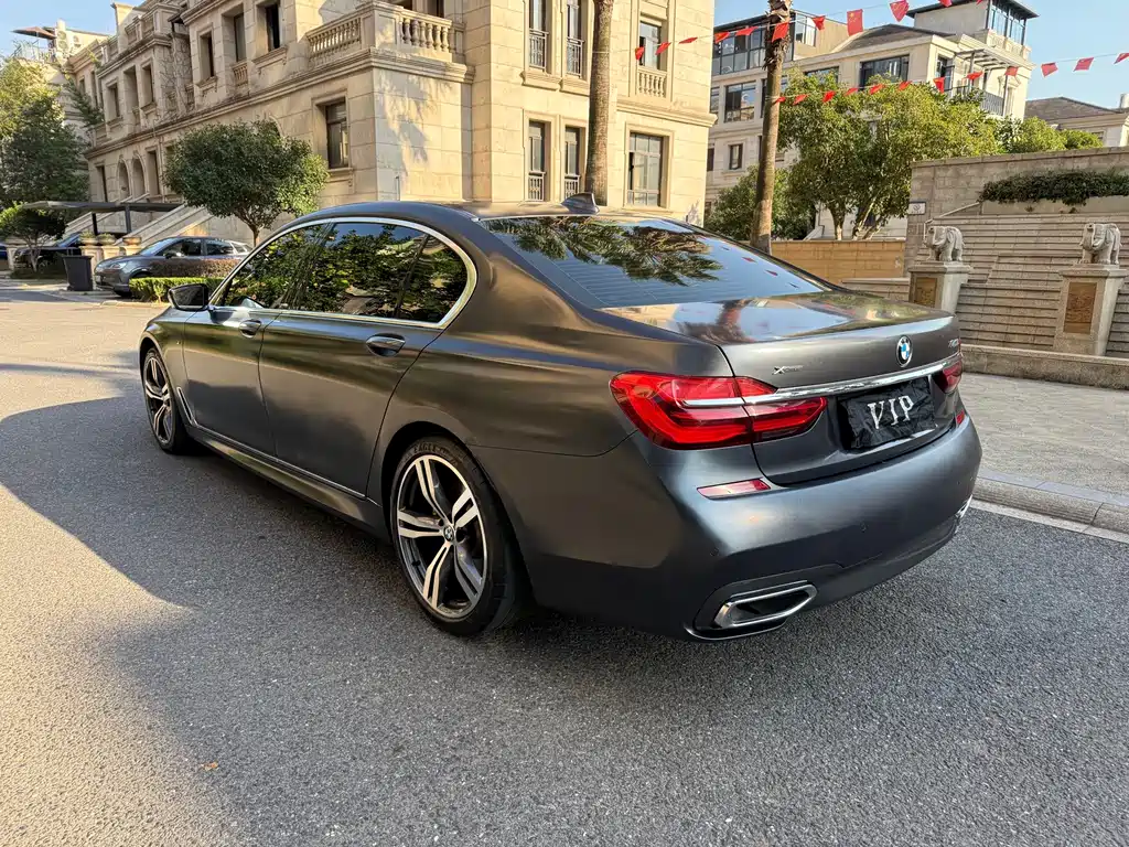 BMW 7 Series — фото 6